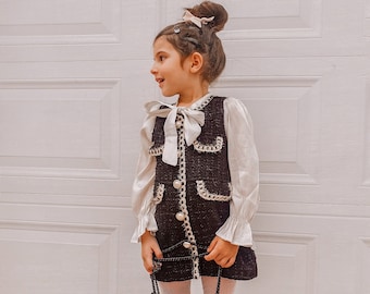 Chanel escapes to the château with a collection designed to dress