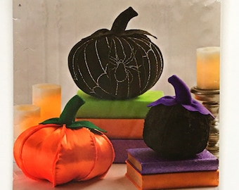 Simplicity 0716 Stuffed Pumpkins Fabric Baskets Fall Autumn Halloween Decorations Uncut Sewing Pattern
