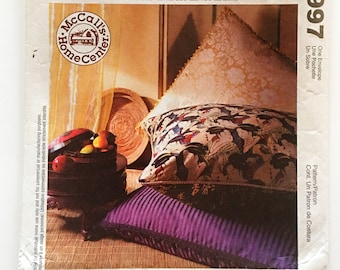 McCall's 2997 Pillow Essentials Cojines de piso Box Edge Bolster Round Cube Patrón de costura sin cortar
