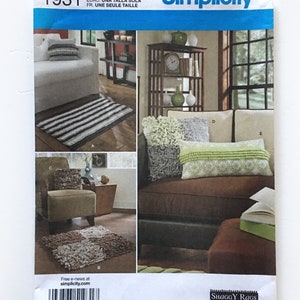 Simplicity 1931 Fleece Fringe Rug Throw Pillows Cushions Bolster Uncut Sewing Pattern