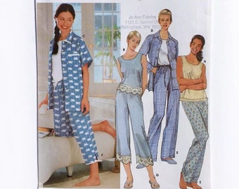 Simplicidad 0680 Pijamas Pantalones de salón recortados Tops con botones en la parte delantera Camiseta sin mangas Misses XS S M Patrón de costura sin cortar
