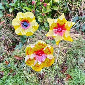 XL glass flower stainless steel rod glass blossom large flower unique handmade Murano glass Murano bouquet glass garden stake white yellow red