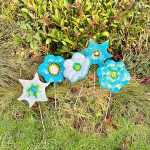 XL glass flower stainless steel rod glass blossom large flower unique handmade Murano glass Murano bouquet glass garden stake turquoise white