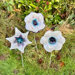 XL glass flower stainless steel rod glass blossom large flower unique handmade Murano glass Murano bouquet glass garden stake white purple turquoise