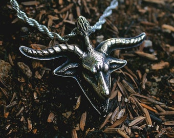 Colgante de cabra Baphomet gótico satánico hecho a mano: collar de Baphomet de peltre oxidado sin plomo, latón y plata de ley.