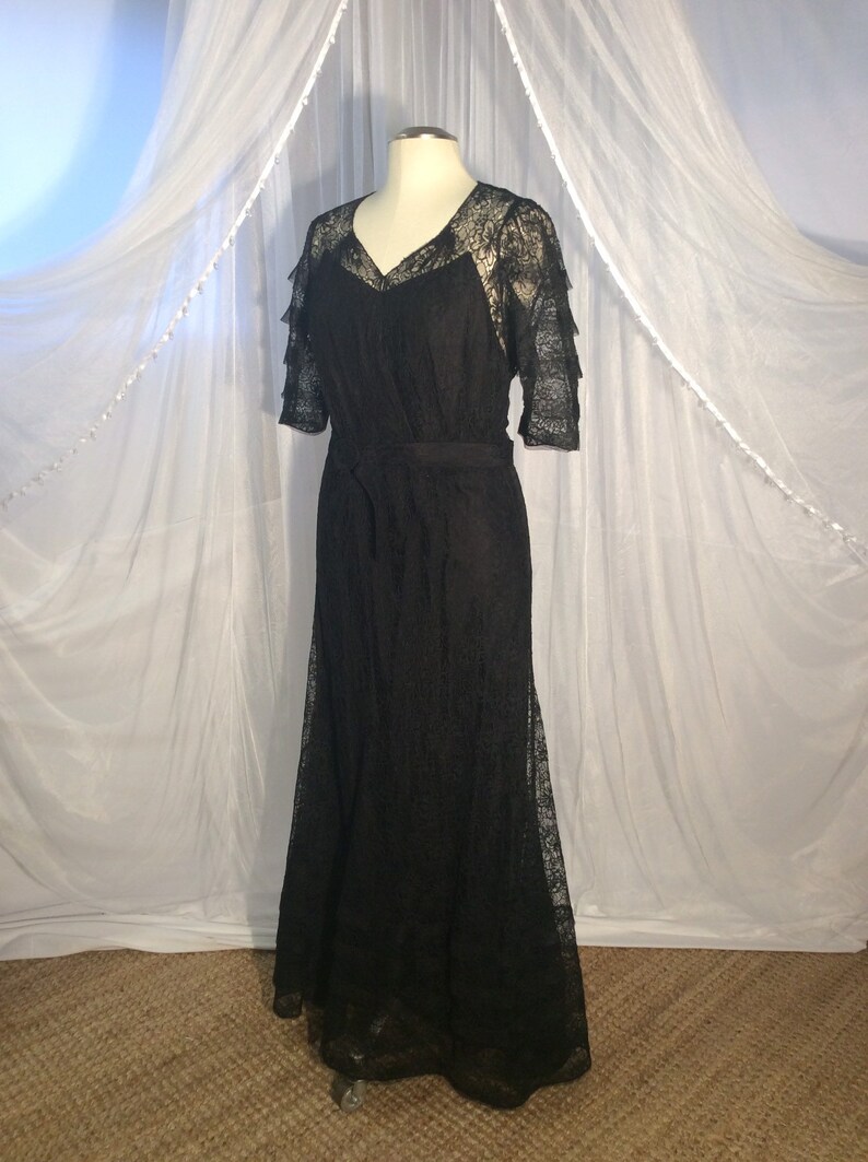 Incredible Vintage 1930s 1940s s black lace maxi dress with horsehair trim and full slip image 4