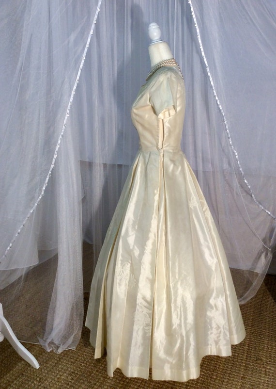 Vintage 50’s ivory peau de soie wedding dress wit… - image 8