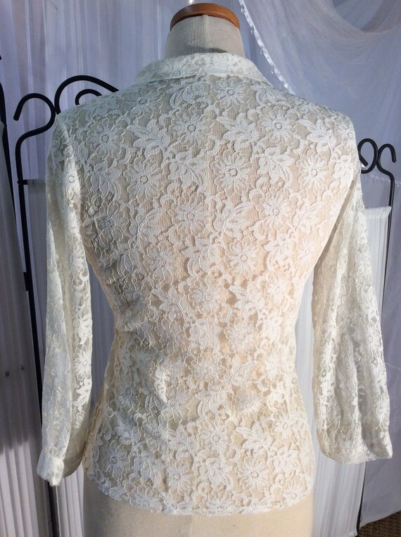 Ivory vintage 50s cotton lace blouse with tie fro… - image 8