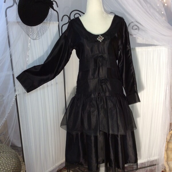 VIntage black taffeta 1950's Goth- style, full skirt party dress with tulle netting