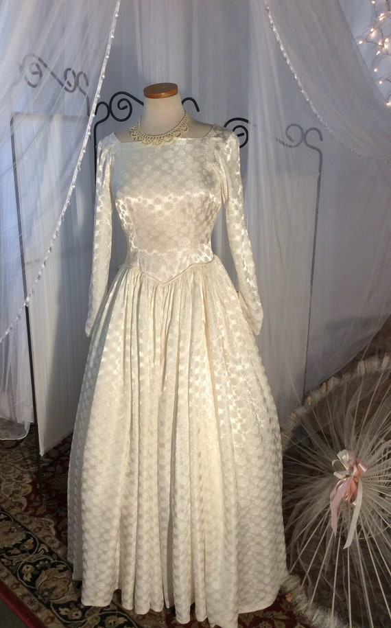 1970's satin embossed wedding gown, ivory satin, f