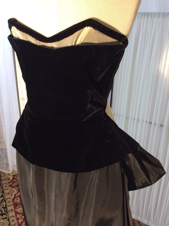 Vintage 1950's strapless Black velvet & taffeta p… - image 9