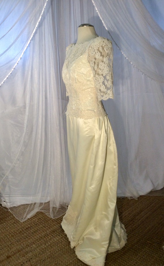 Vintage 1980’s Alencon/ Chantilly lace and ivory … - image 8