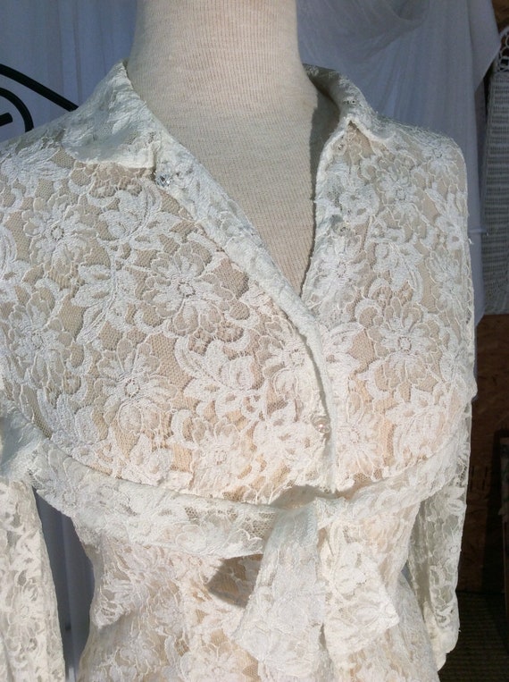 Ivory vintage 50s cotton lace blouse with tie fro… - image 9