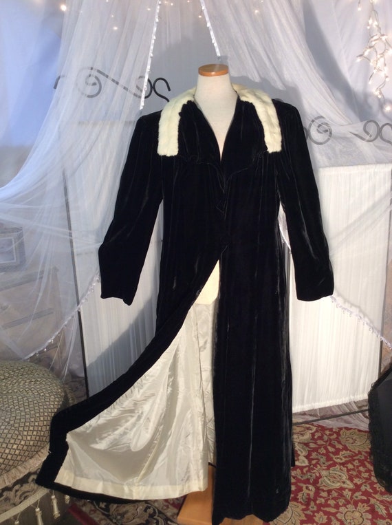 1940's Magnificent black rayon- silk velvet opera