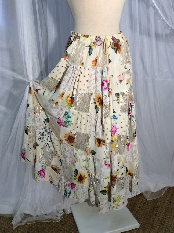 Vintage 70’s Hippie- Boho patchwork flower and lac
