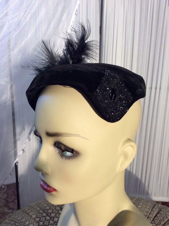 Vintage black rayon velvet Juliette- style hat wi… - image 5