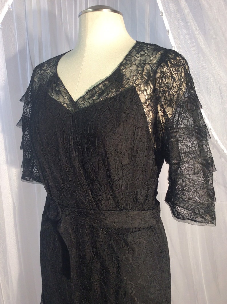 Incredible Vintage 1930s 1940s s black lace maxi dress with horsehair trim and full slip image 3
