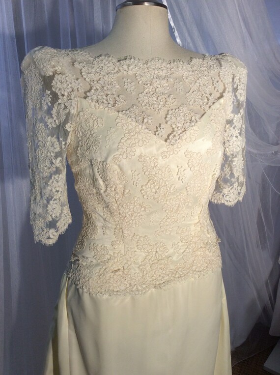 Vintage 1980’s Alencon/ Chantilly lace and ivory … - image 6