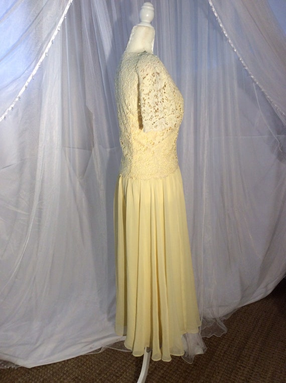 Vintage 1950’s, pale yellow chiffon and Guipure e… - image 10