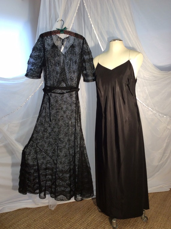 Incredible Vintage 1930’s- 1940’s ’s black lace ma