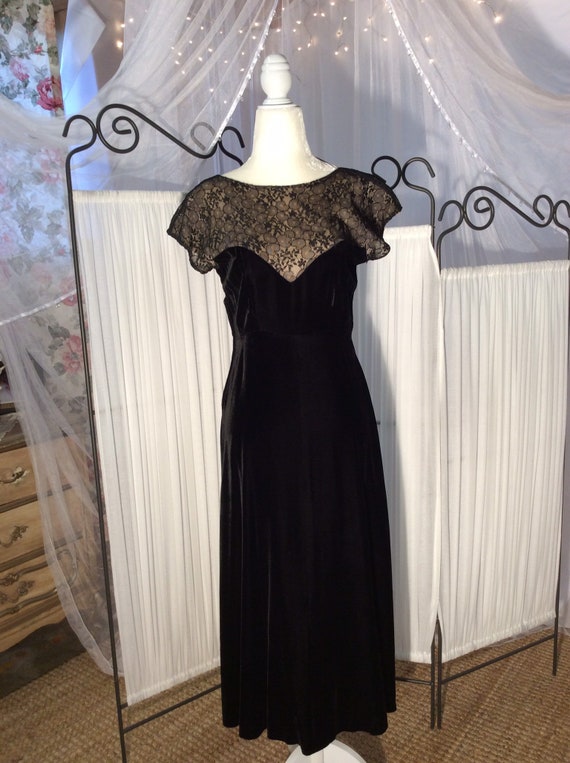 1950's elegant black velvet and lace gown