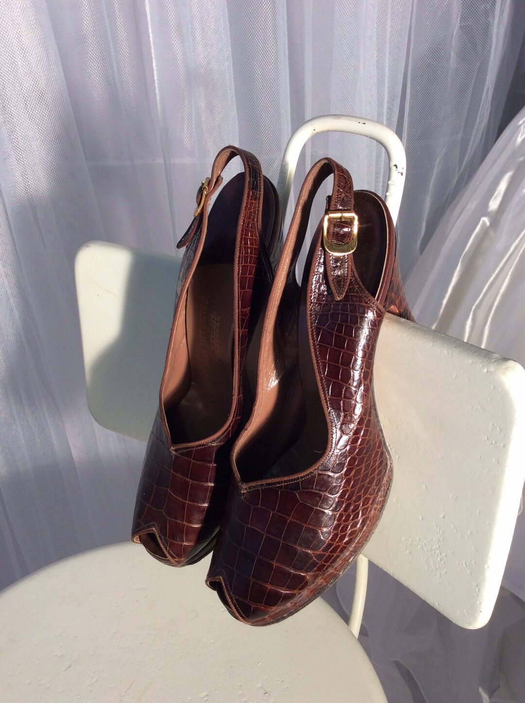 Vintage Fenton Footwear, Saks Fifth Avenue, Brown Alligator Sling Backs