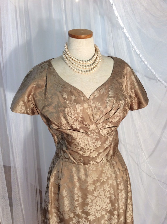 Vintage 1960's taupe brocade sheath, wiggle dress… - image 3