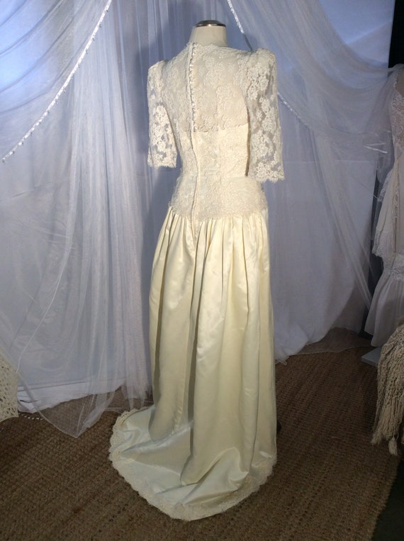 Vintage 1980’s Alencon/ Chantilly lace and ivory … - image 7