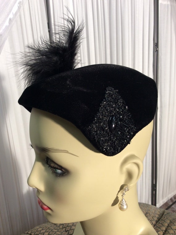 Vintage black rayon velvet Juliette- style hat wi… - image 3