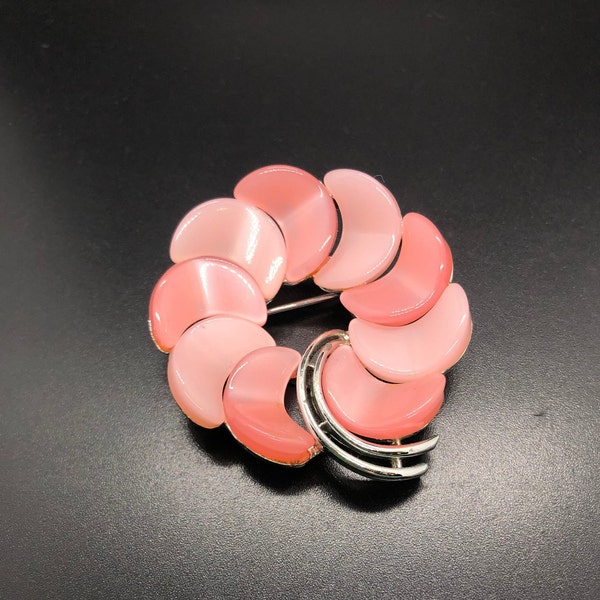 Vintage Lisner Pink Lucite Thermoset Brooch