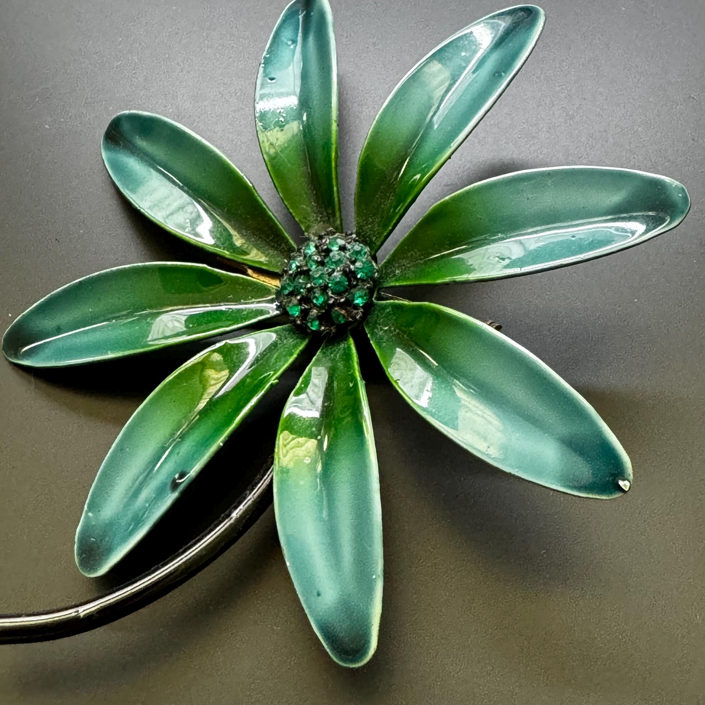 Broche Ancienne Fleur - Métal Doré Avec Cristaux Verts - Bijou Vintage - Occasion - Réf. K22