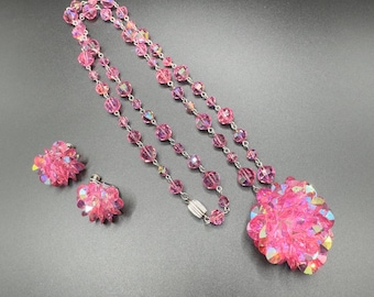 Conjunto vintage de colar e brincos Vendome com cristais rosa aurora boreal