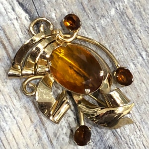 Vintage Large Oval Orange Amber Faux Citrine Crystal Fur Clip Pin Brooch, 1940s, possibly Trifari Mazer