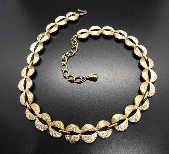 Vintage Monet Brushed Gold Tone Necklace - image 8