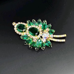 Vintage Delizza en Elster Juliana-groene strassteen- en Aurora Borealis-bladbroche