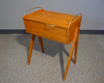 ミッドセンチュリーの裁縫箱/バスケットまたはサイドテーブル。 - Etsy