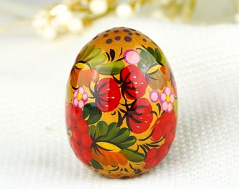Hand-painted wooden Easter egg, Strawberry decor - Ukrainian pysanky egg, Petrykivka handmade Easter decorations for home, Red berries egg