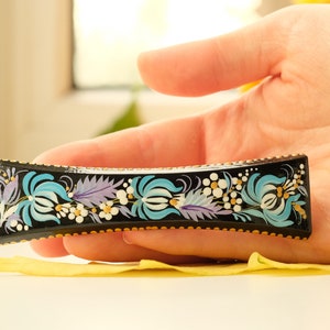 Handbemalte Blumen Haarspange aus Holz - Blau Lila Blume, Petrykivka French Clip