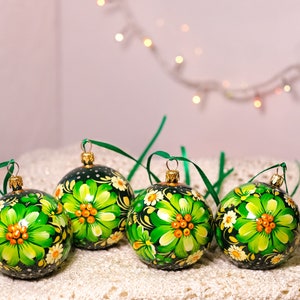 Christmas ornament set, Hand-painted Ukrainian Christmas ornaments 2.4 in, Set of 4 Christmas baubles, Emerald green flower tree balls