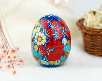 Hand-painted wooden Easter egg, Ukrainian pysanky egg - Strawberry decor, Petrykivka handmade Easter decorations for home, Red berries eggs