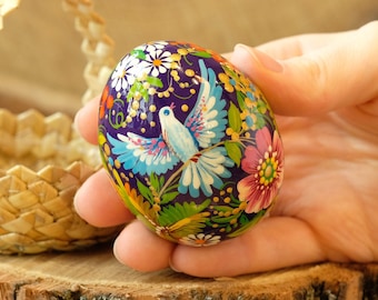 Oeuf de pysanky ukrainien, oeuf de Pâques en bois, oeuf de fée peint à la main, oeuf décoratif unique, ornement d'oeuf peint, oeuf de pigeon en bois