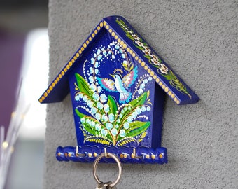 Key holder for wall, Hand-painted wooden Lilly of the Valley key holder, House shaped blue flower key holder, Handmade pigeon key holder