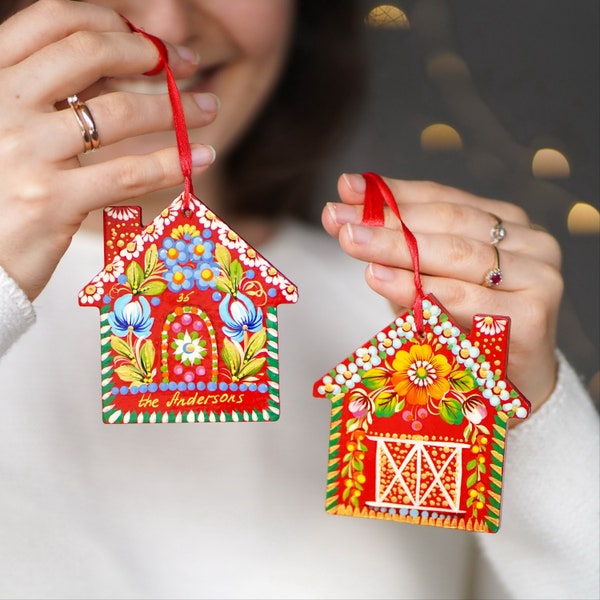 Set of Gingerbread house ornaments personalized family ornaments, Painted gingerbread house & red barn ornaments, Handmade wooden ornaments