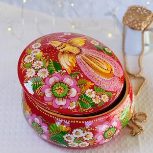 Ukraine Schmuckschatulle 13 cm, einzigartige hölzerne Schmuckschatulle, Ukrainische Volkskunstschachtel, Rote Blume Petrykivka Schachtel, Ukrainische Feenvogelschachtel
