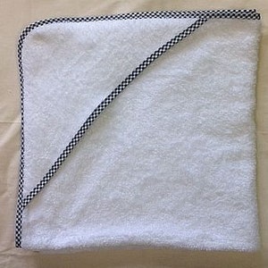 Monogrammed Hooded Baby Towel Set, Gingham Hooded Towel and Wash Cloth, Personalized Towel Set, Baby Shower Bath Gift image 9