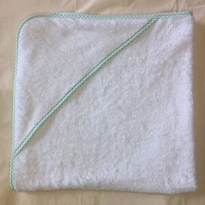 Monogrammed Hooded Baby Towel Set, Gingham Hooded Towel and Wash Cloth, Personalized Towel Set, Baby Shower Bath Gift image 8