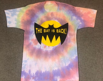 VTG "The Bat is Back" Tie Dye T-Shirt Adult Medium Nicholson Keaton Burton 1989