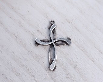 Sterling silver cross pendant