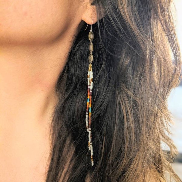 Boucles d'oreilles en perles de rocaille faites main de style autochtone | 7 po.