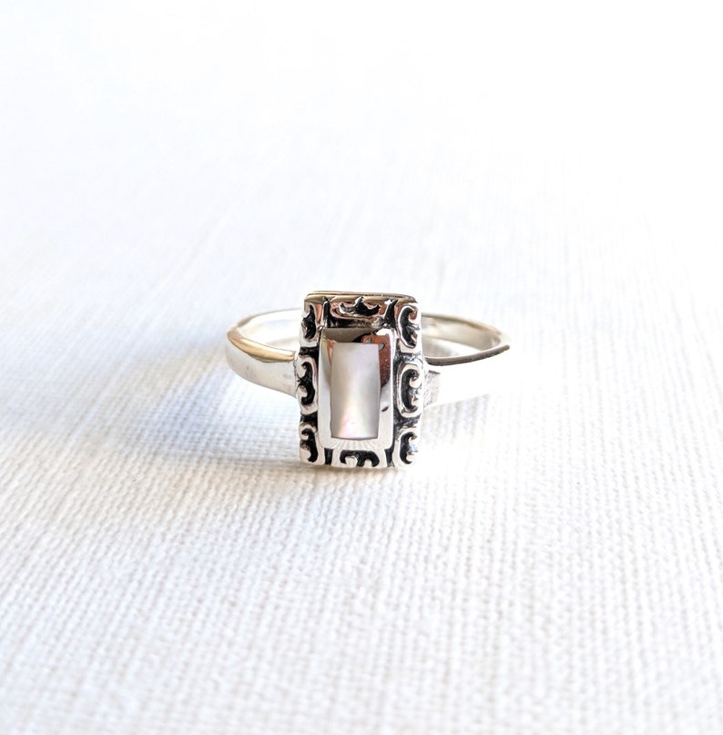 sister or best friend mother of pearl ring promise ring -gift for daughter MOP ring antique ring pink shell ring 925 vintage ring